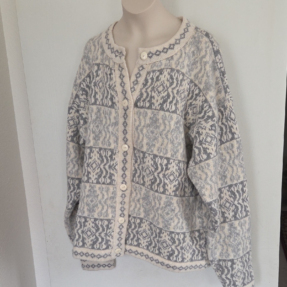 Elegant Cream and Gray Women's Cardigan